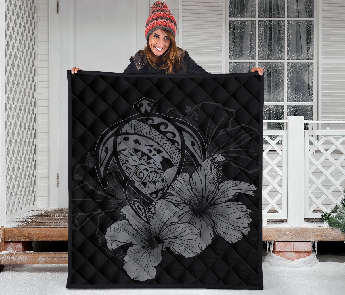 Hawaii Hibiscus Premium Quilt - Turtle Map - Gray AH - Polynesian Pride