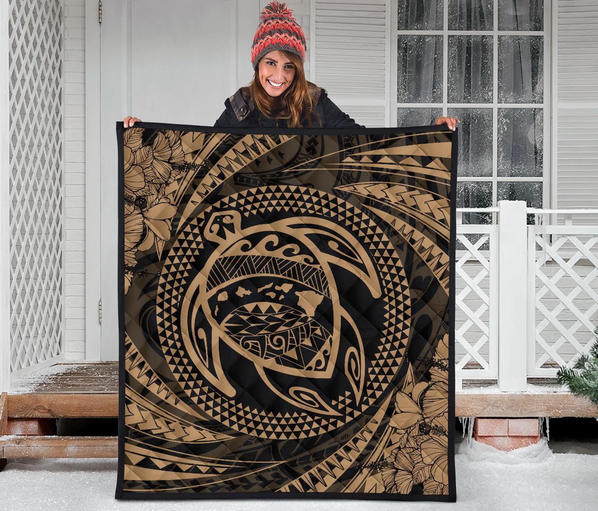 Hawaiian Kanaka Honu Hibiscus Tornando Gold Polynesian Premium Quilt - Polynesian Pride