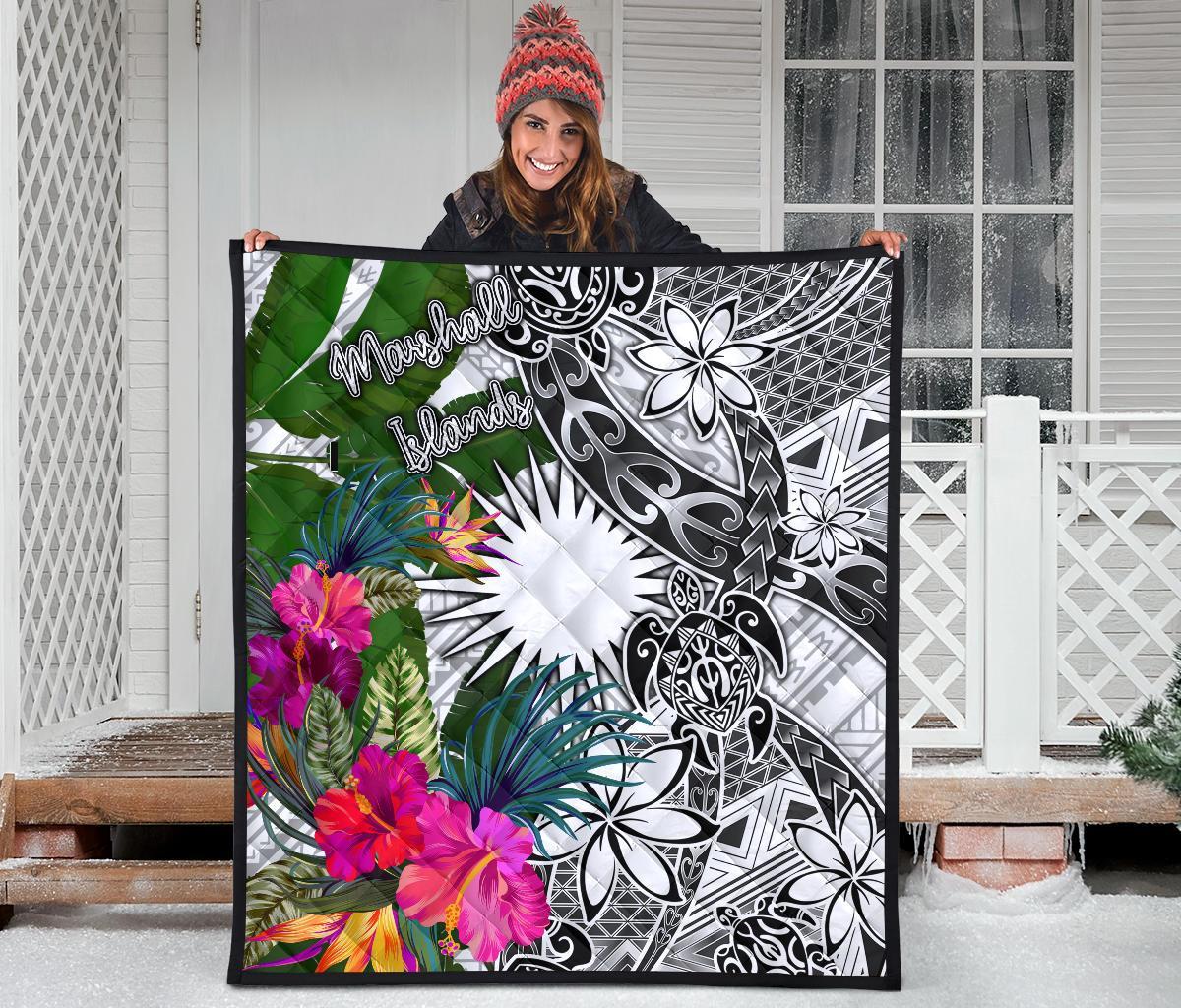 Marshall Islands Premium Quilt White - Turtle Plumeria Banana Leaf - Polynesian Pride