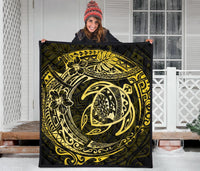 Hawaiian Turtle Polynesian Yellow Premium Quilt - Polynesian Pride