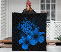 Hawaii Hibiscus Premium Quilt - Turtle Map - Traffic Blue - Polynesian Pride