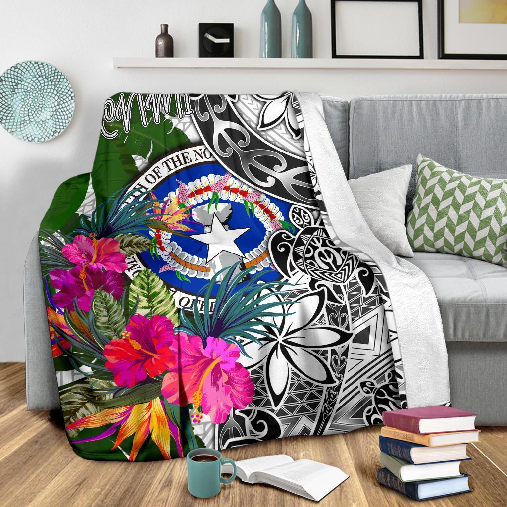 Northern Mariana Islands Premium Blanket White - Turtle Plumeria Banana Leaf - Polynesian Pride