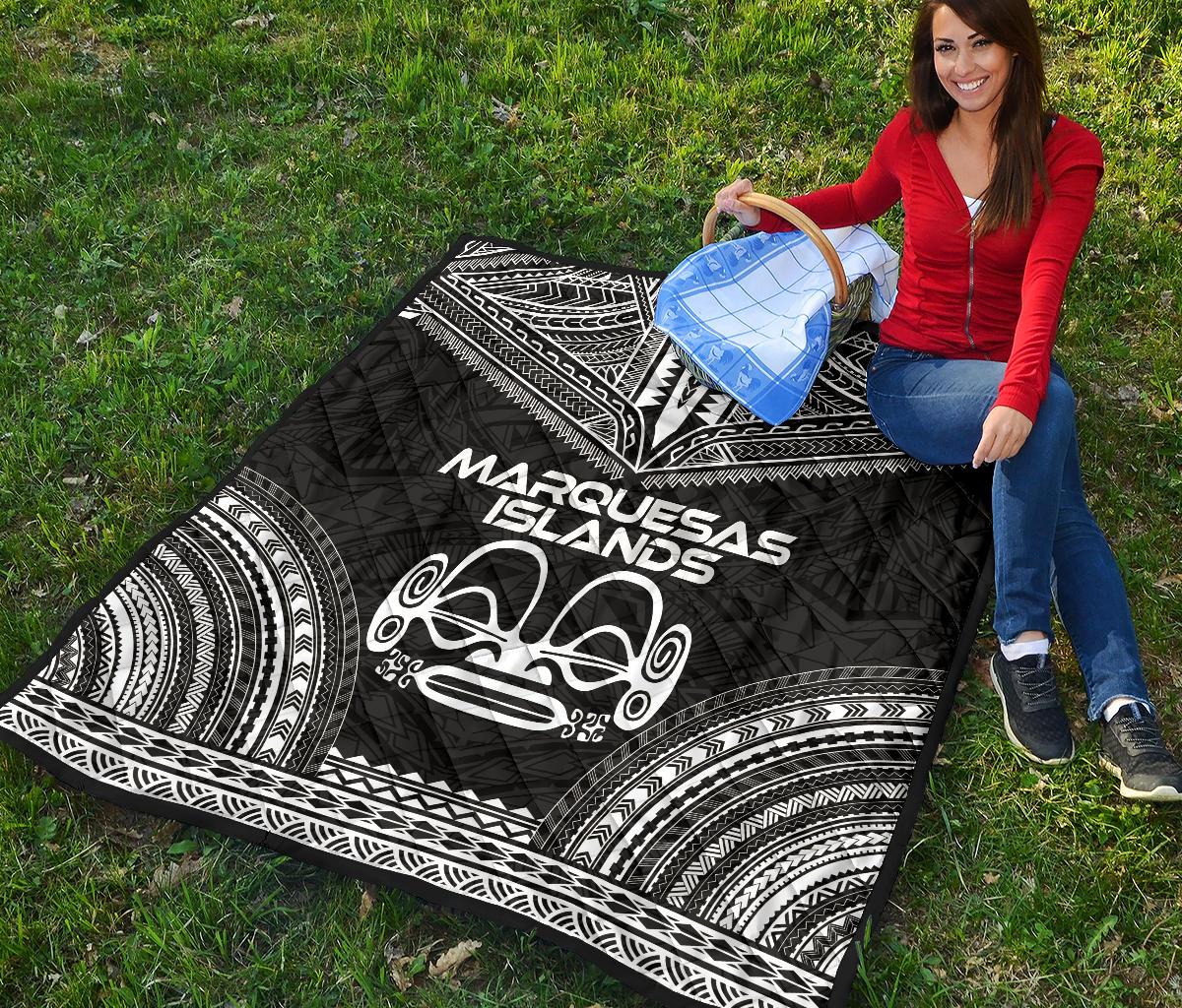 Marquesas Islands Premium Quilt - Marquesas Islands Tiki Face Polynesian Chief Black Version - Polynesian Pride
