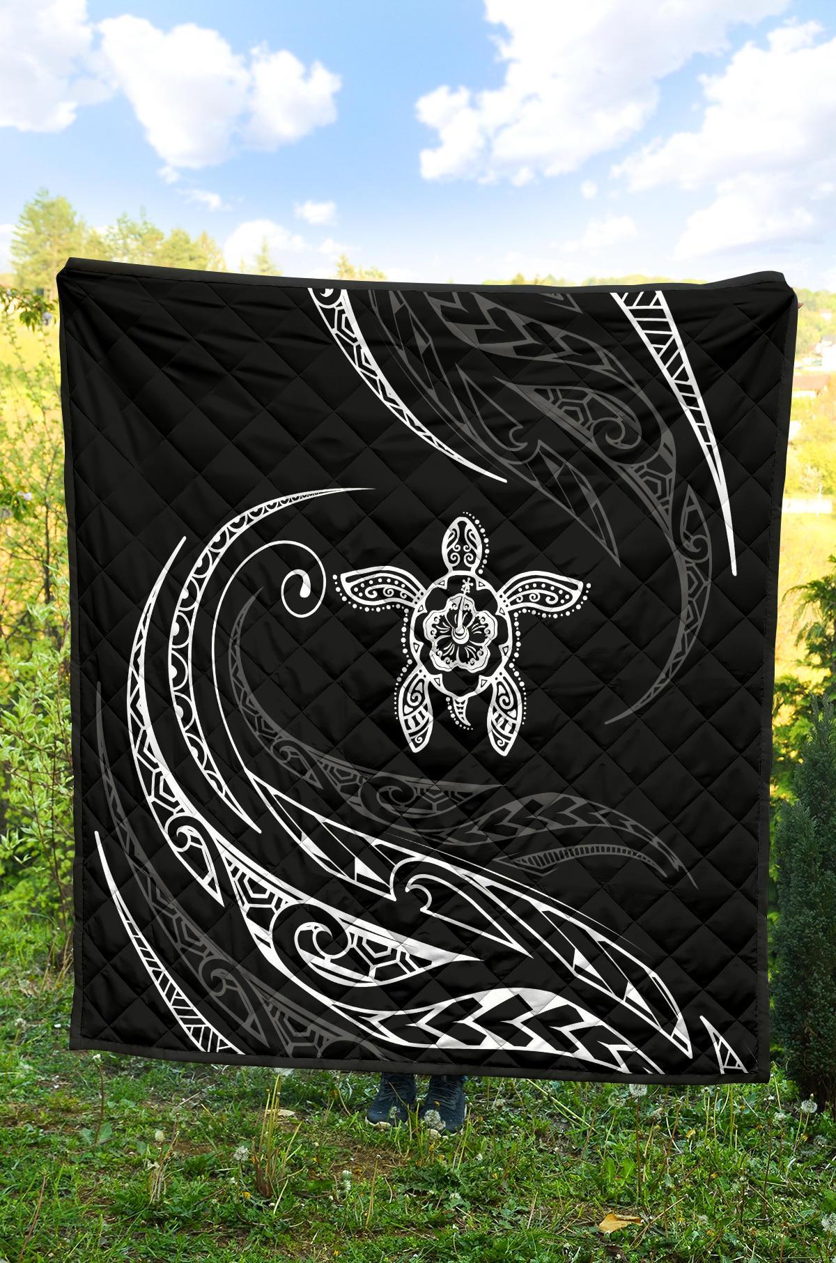 Hawaii Turtle Hibicus Premium Quilt - Frida Style - White - Polynesian Pride