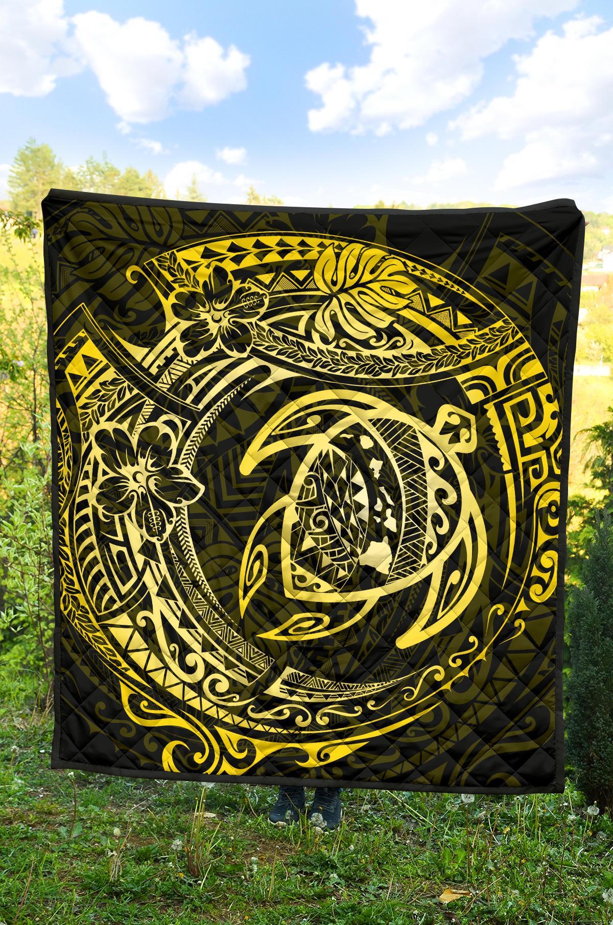Hawaiian Turtle Polynesian Yellow Premium Quilt - Polynesian Pride