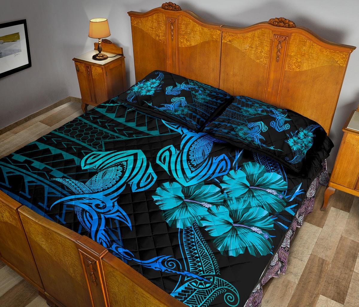 Hawaii Couple Shark Hibiscus Polynesian Quilt Bed Set - Blue - Mina Style - AH - Polynesian Pride