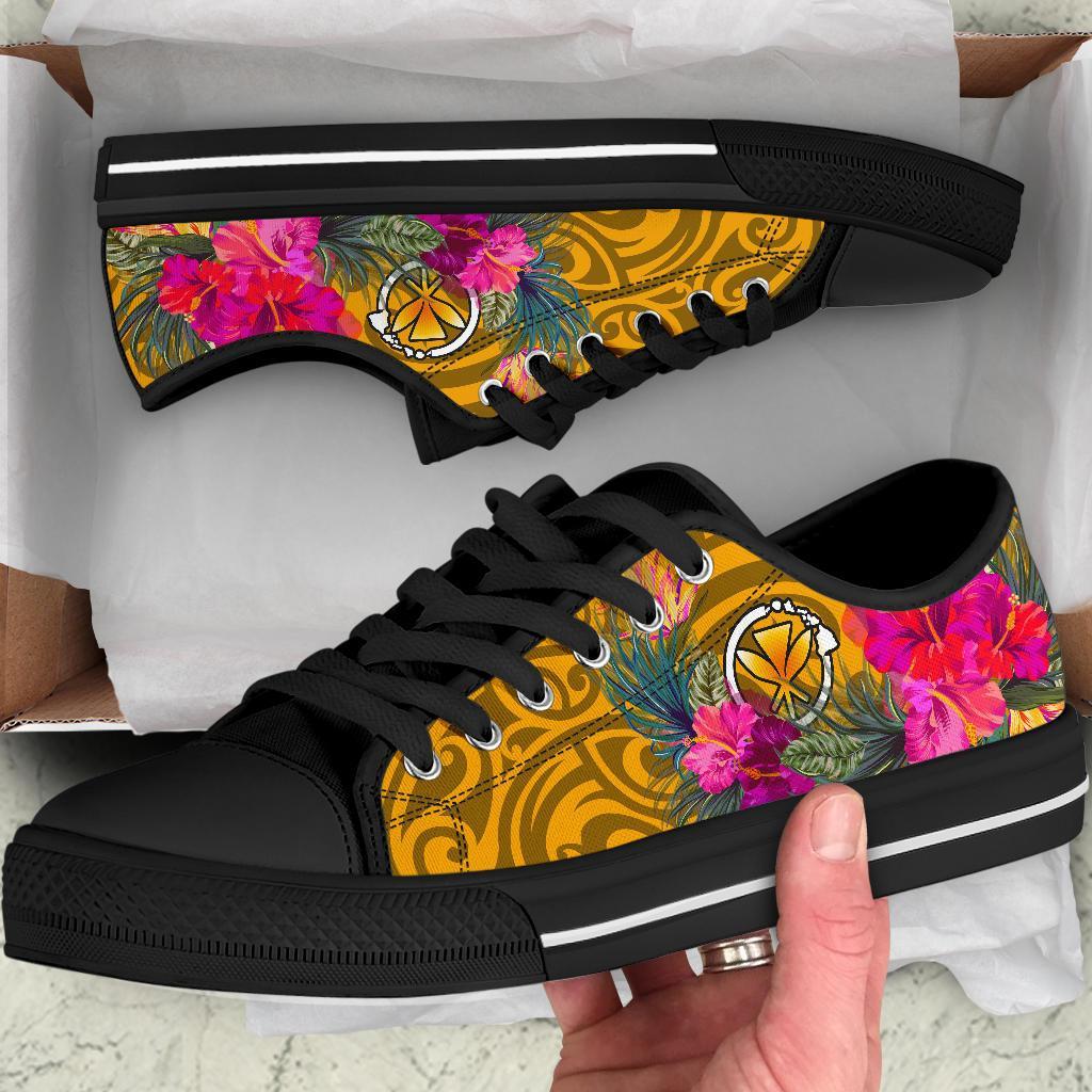 Hawaii Low Top Shoes - Kanaka Maoli With Hibiscus On Polynesian Patterns (YELLOW) - Polynesian Pride