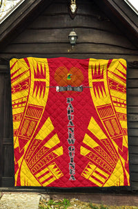 Papua New Guinea Premium Quilt - Papua New Guinea Coat Of Arsms Polynesian Yellow Tattoo - Polynesian Pride