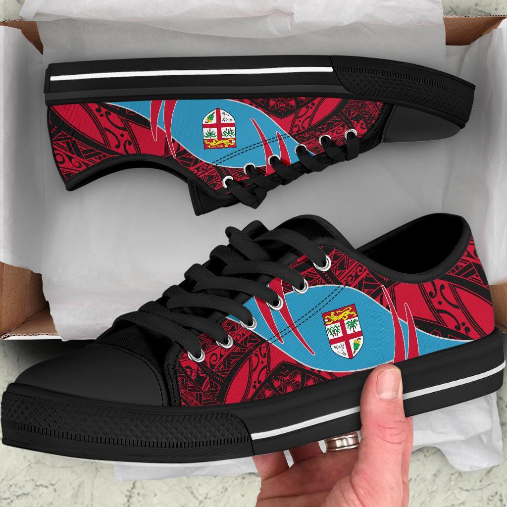 Fiji Low Top Shoe - Symmetrical Lines - Polynesian Pride