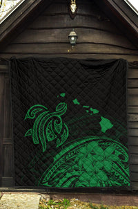 Hawaii Map Plumeria Polynesian Green Premium Quilt - Polynesian Pride