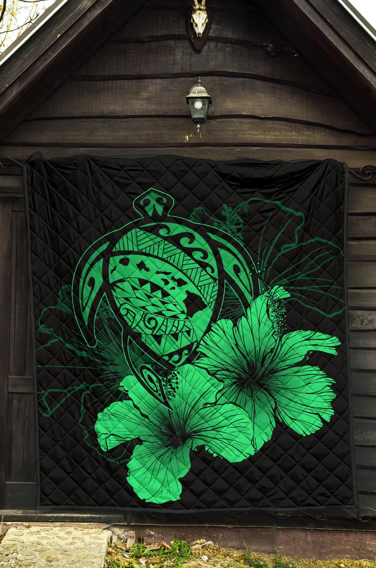 Hawaii Hibiscus Premium Quilt - Turtle Map - Pastel Green - Polynesian Pride