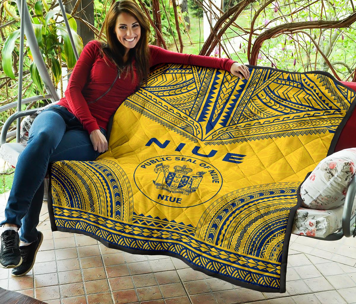 Niue Premium Quilt - Niue Seal Polynesian Chief Yellow Version - Polynesian Pride