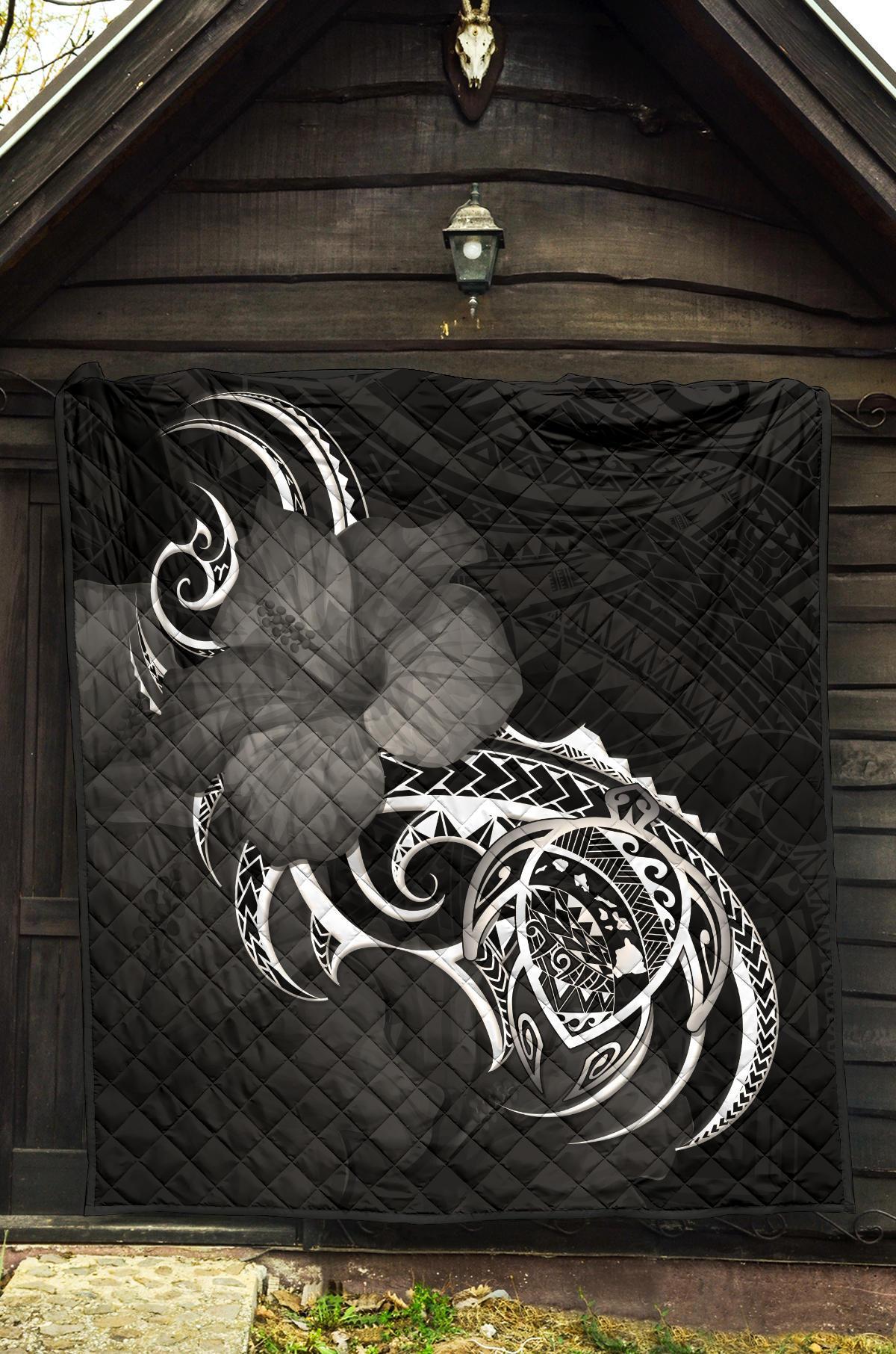 Hawaii Map Turtle Hibiscus Divise White Polynesian Premium Quilt - Polynesian Pride