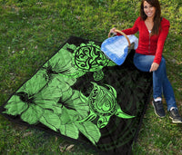 Hawaii Turtle Premium Quilt Polynesian Hibiscus Art Green AH - Polynesian Pride
