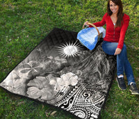 Marshall Islands Premium Quilt - Humpback Whale with Tropical Flowers (White) - Polynesian Pride