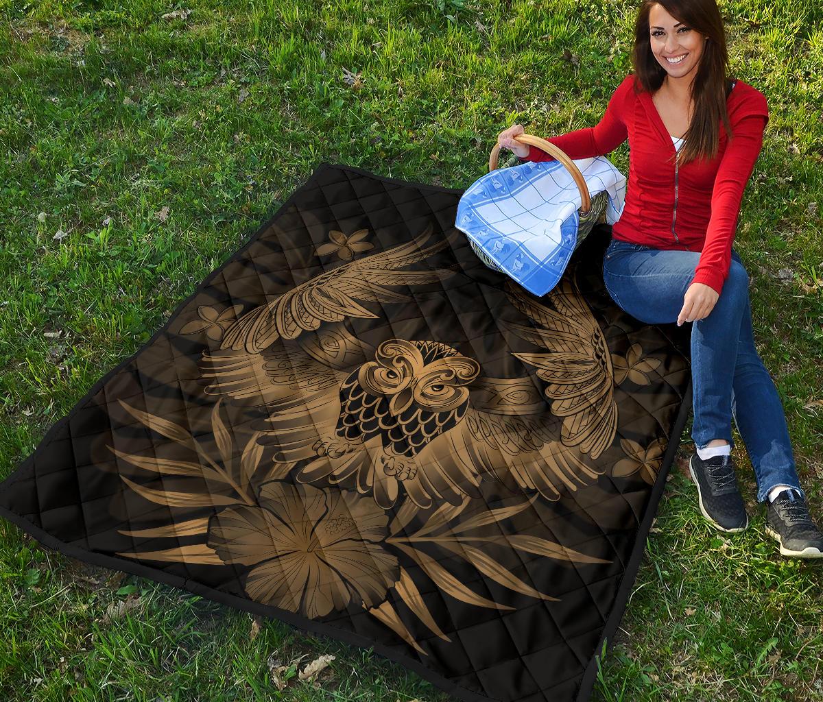 Hawaii Owl Hibiscus Plumeria Premium Quilt - Gold - Polynesian Pride