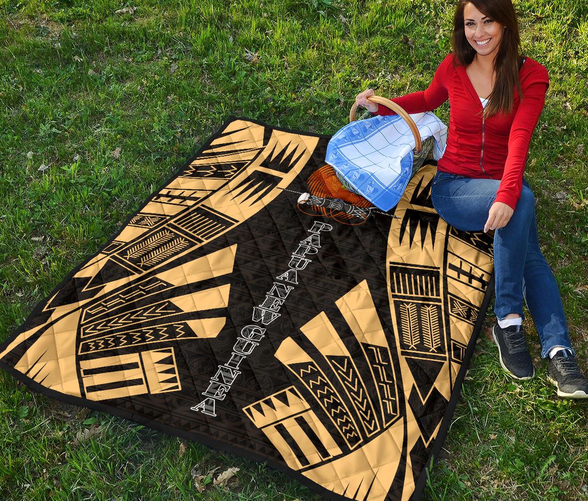 Papua New Guinea Premium Quilt - Papua New Guinea Coat Of Arsms Polynesian Gold Tattoo - Polynesian Pride