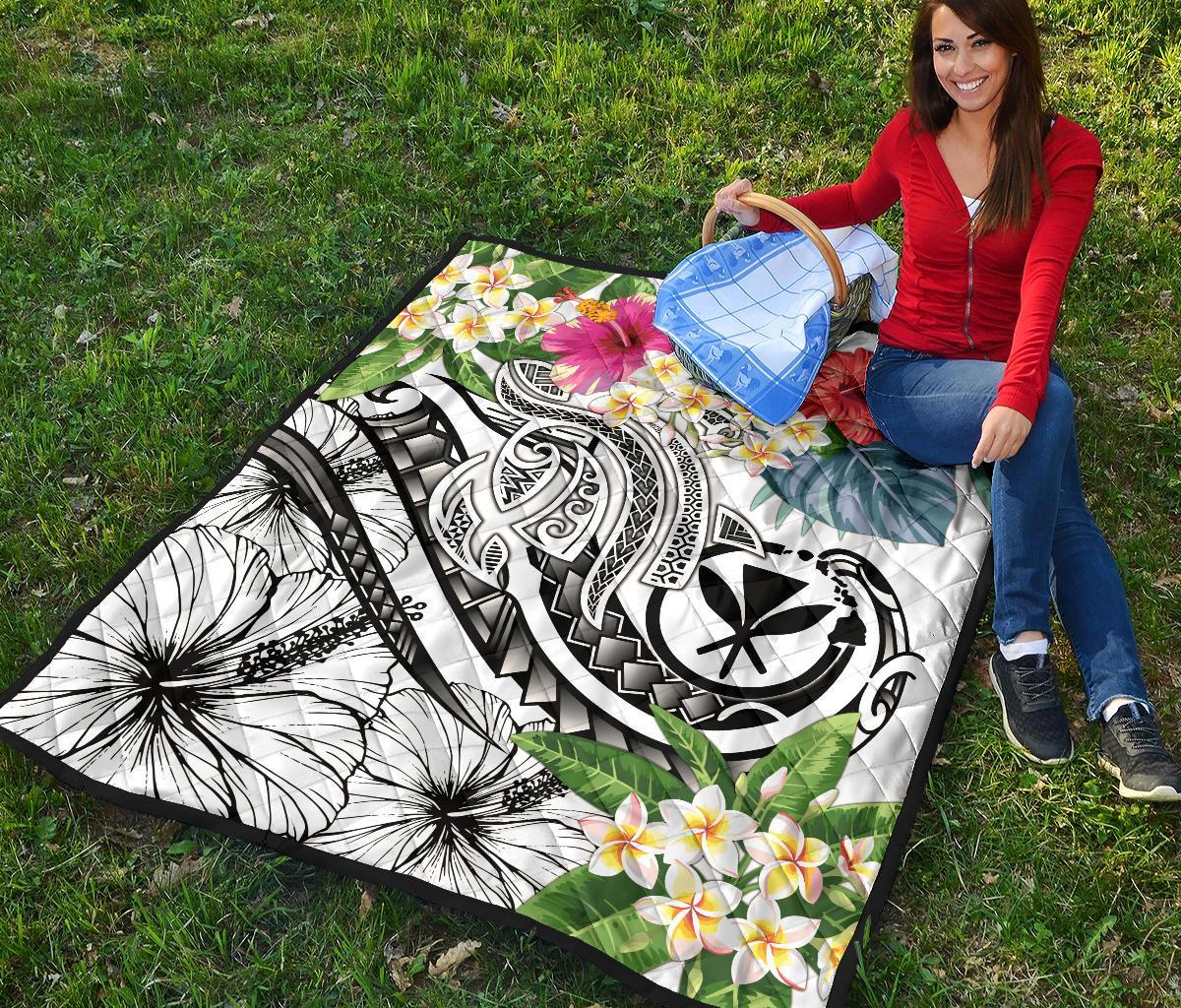 Polynesian Hawaii Kanaka Maoli Premium Quilt - Summer Plumeria (White) - Polynesian Pride