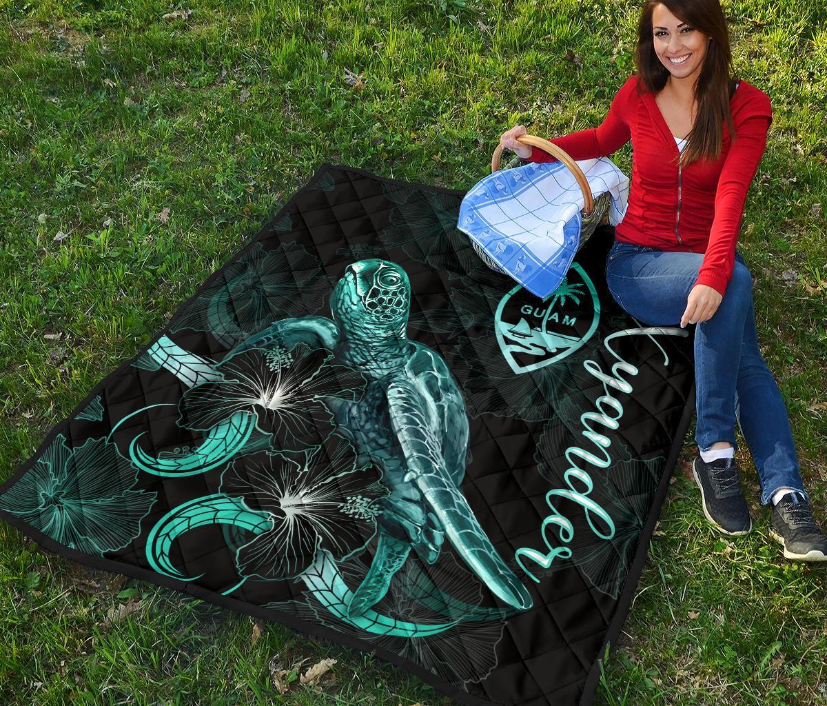 Guam Polynesian Premium Quilt - Turtle With Blooming Hibiscus Turquoise (Xyander Ver) - Polynesian Pride