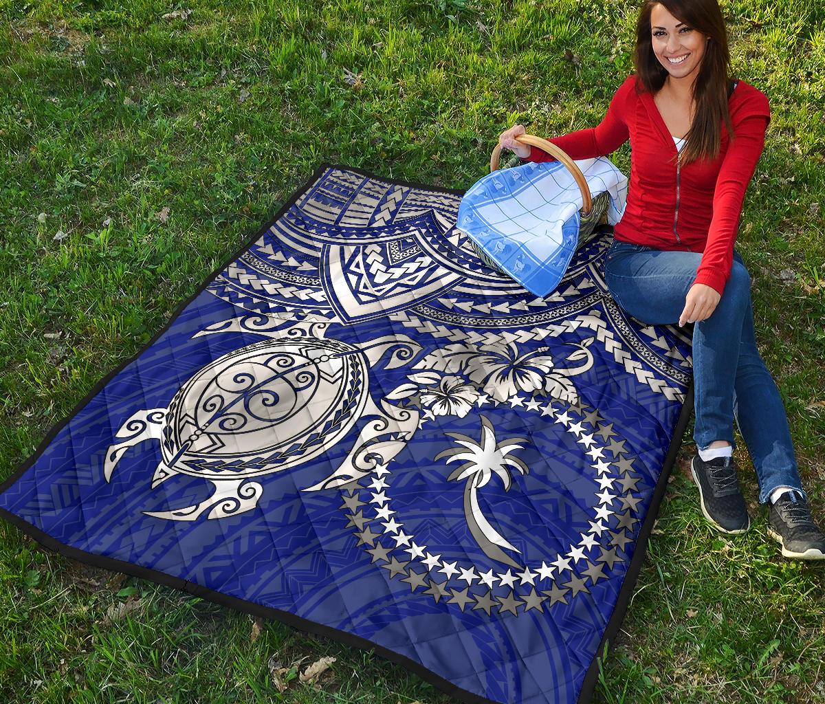 Chuuk Polynesian Premium Quilt - Chuuk Flag & White Turtle Hibiscus (Blue) - Polynesian Pride
