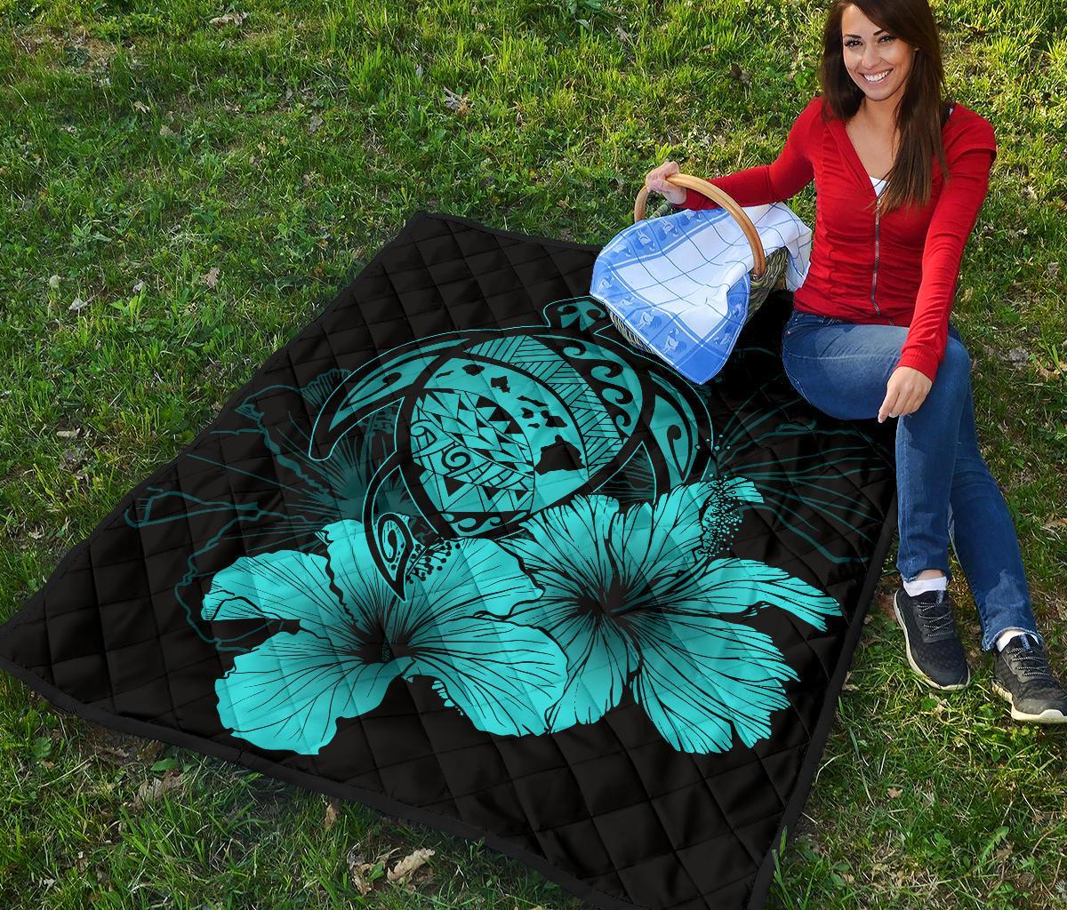 Hawaii Hibiscus Premium Quilt - Turtle Map - Turquoise - Polynesian Pride