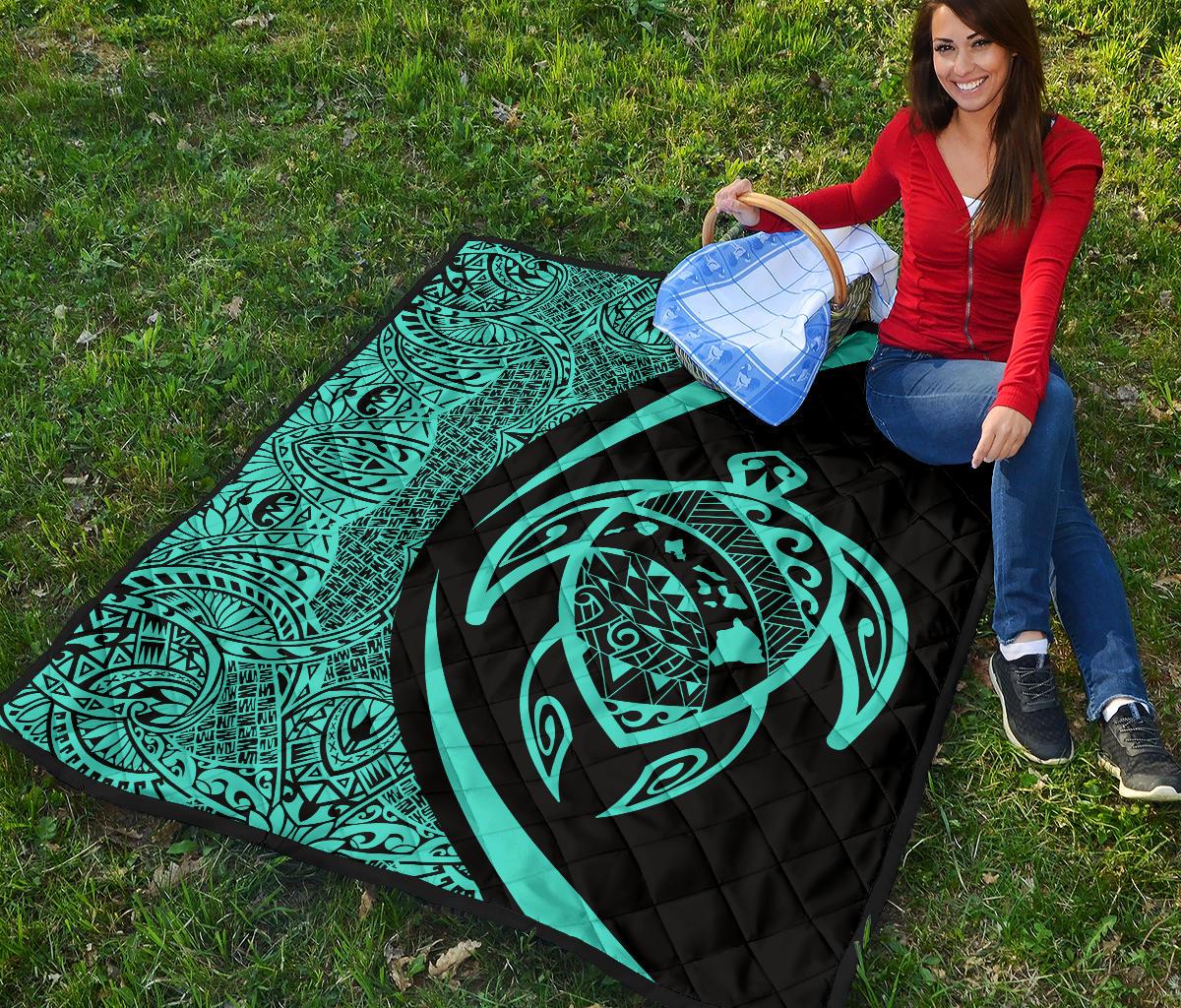Hawaii Turtle Map Polynesian Premium Quilt - Turquoise - Circle Style - Polynesian Pride