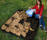 Hawaii Turtle Premium Quilt Polynesian Hibiscus Art Gold AH - Polynesian Pride