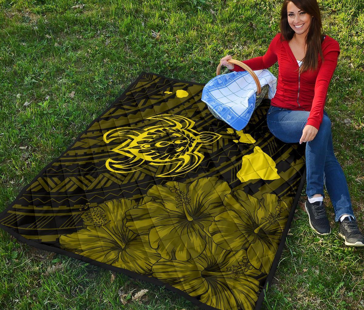 Hawaii Sea Turtle Is Swimming Toward Premium Quilt Yellow - Polynesian Pride