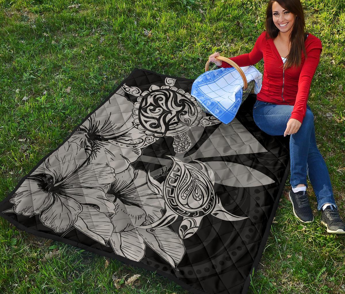 Hawaii Turtle Premium Quilt Polynesian Hibiscus Art Ver 2.0 Gray AH - Polynesian Pride