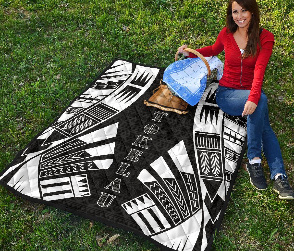 Tokelau Premium Quilt - Tokelau Coat Of Arms Polynesian White Tattoo - Polynesian Pride