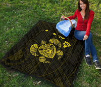 Hawaii Turtle Hibicus Map Premium Quilt - Yellow - Polynesian Pride