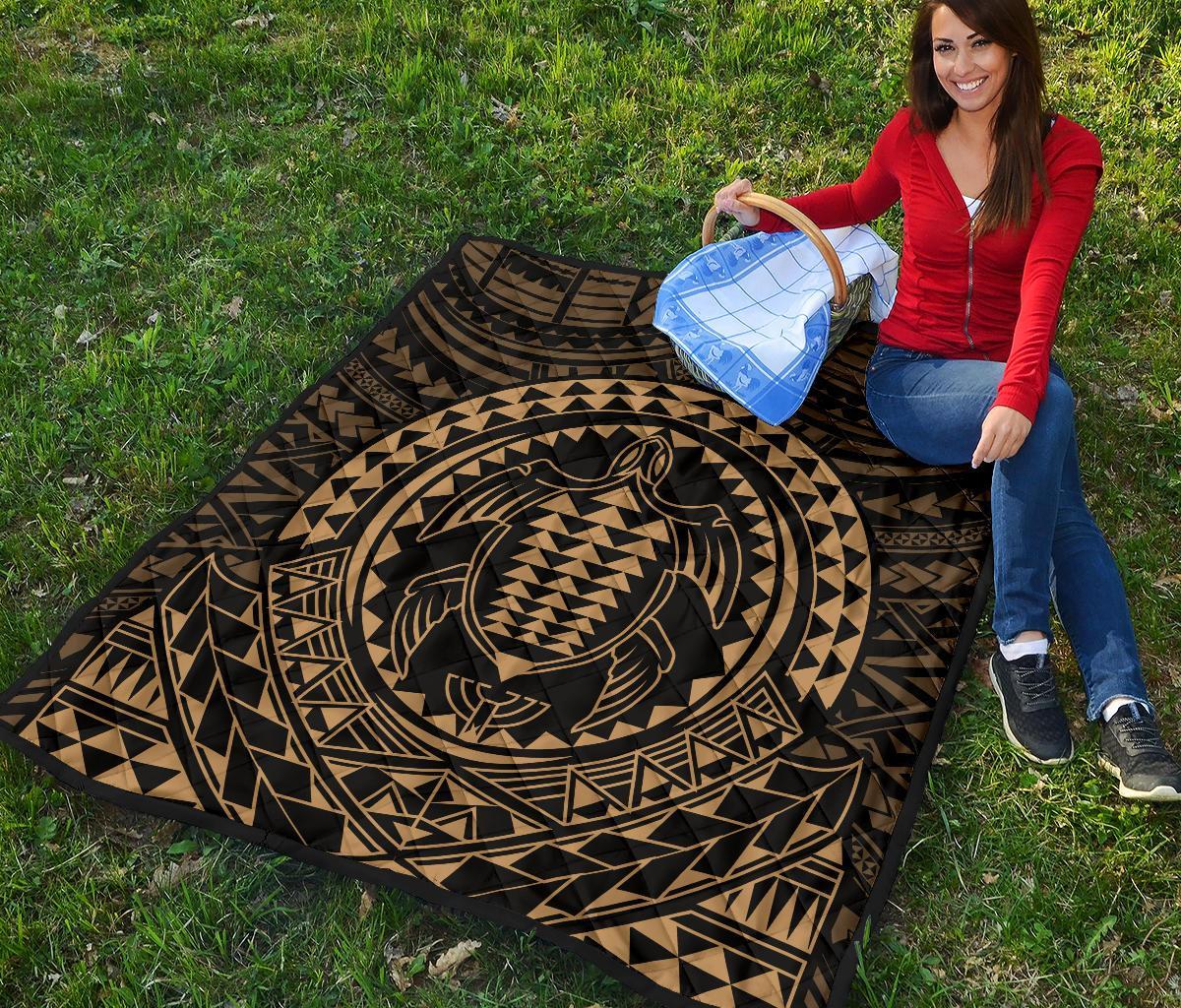 Hawaiian Kakau Honu Arc Gold Polynesian Premium Quilt - Polynesian Pride