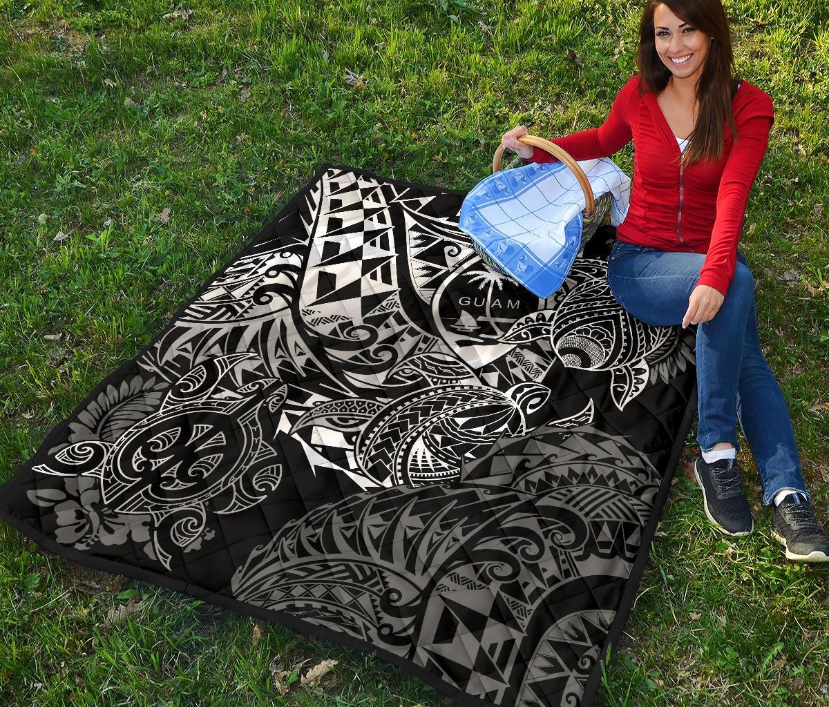Guam Polynesian Premium Quilt - White Turtle Flowing - Polynesian Pride