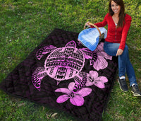 Hawaiian Kanaka Hibiscus Plumeria Mix Polynesian Turtle Premium Quilt Pink AH - Polynesian Pride
