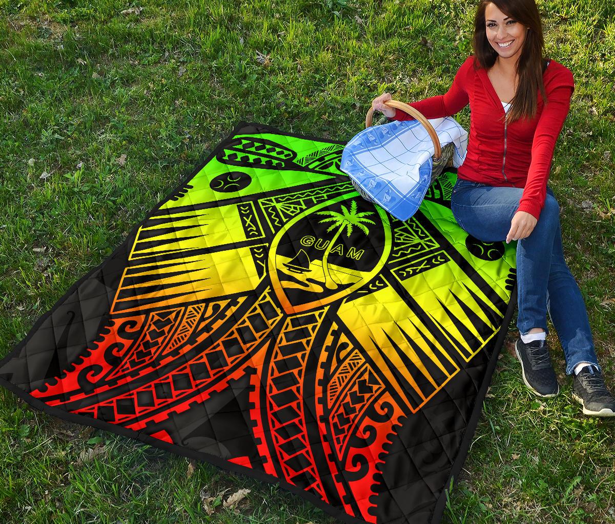 Guam Polynesian Premium Quilt - Guam Reggae Seal with Polynesian Tattoo - Polynesian Pride