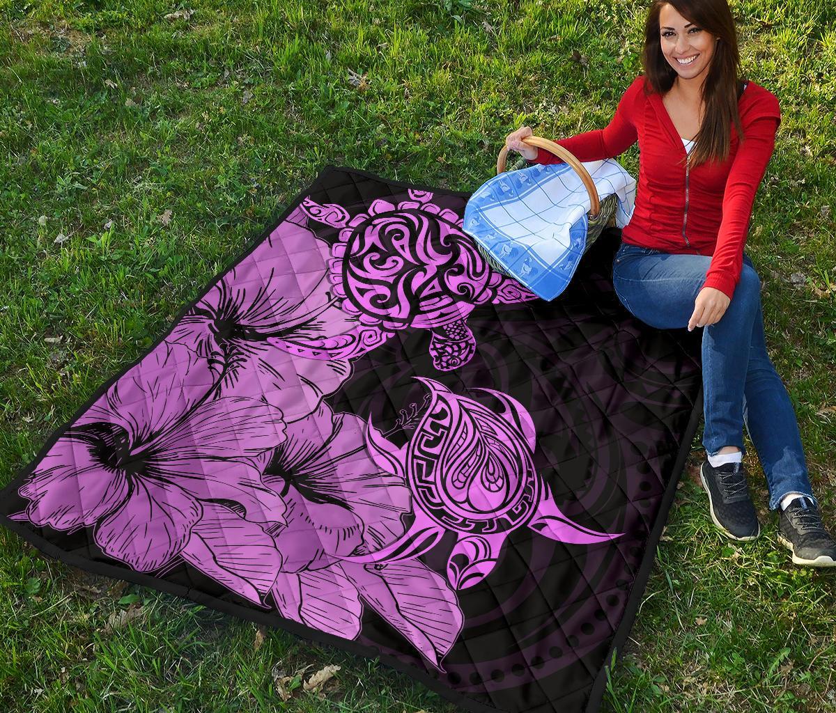 Hawaii Turtle Premium Quilt Polynesian Hibiscus Art Pink AH - Polynesian Pride