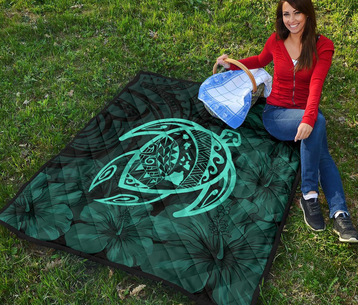 Hawaii Turtle Kanaka Map Hibiscus Poly Premium Quilt - Turquoise - Polynesian Pride