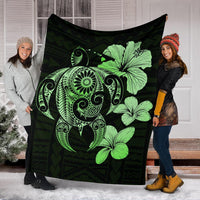 Hibiscus Plumeria Mix Polynesian Green Turtle Premium Blanket - Polynesian Pride