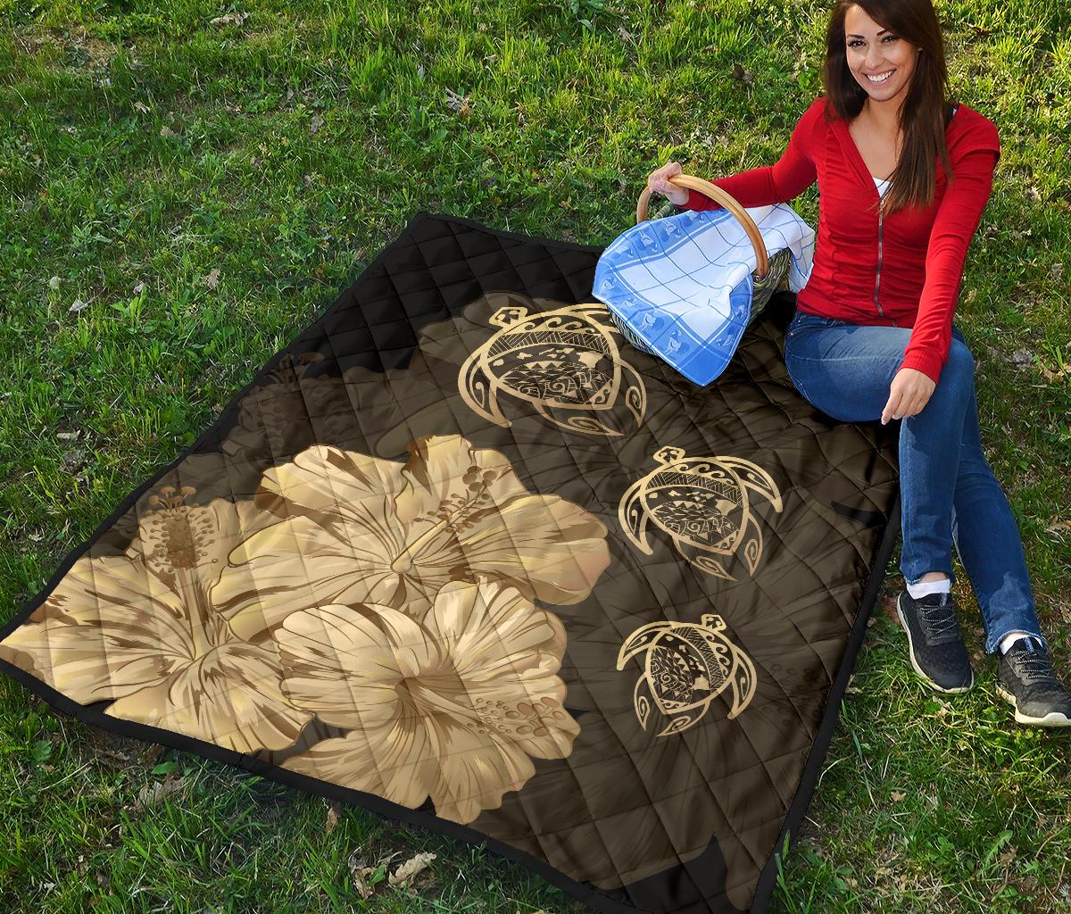 Hawaiian Map Turtle Hibiscus Vintage Polynesian Premium Quilt Gold - Polynesian Pride