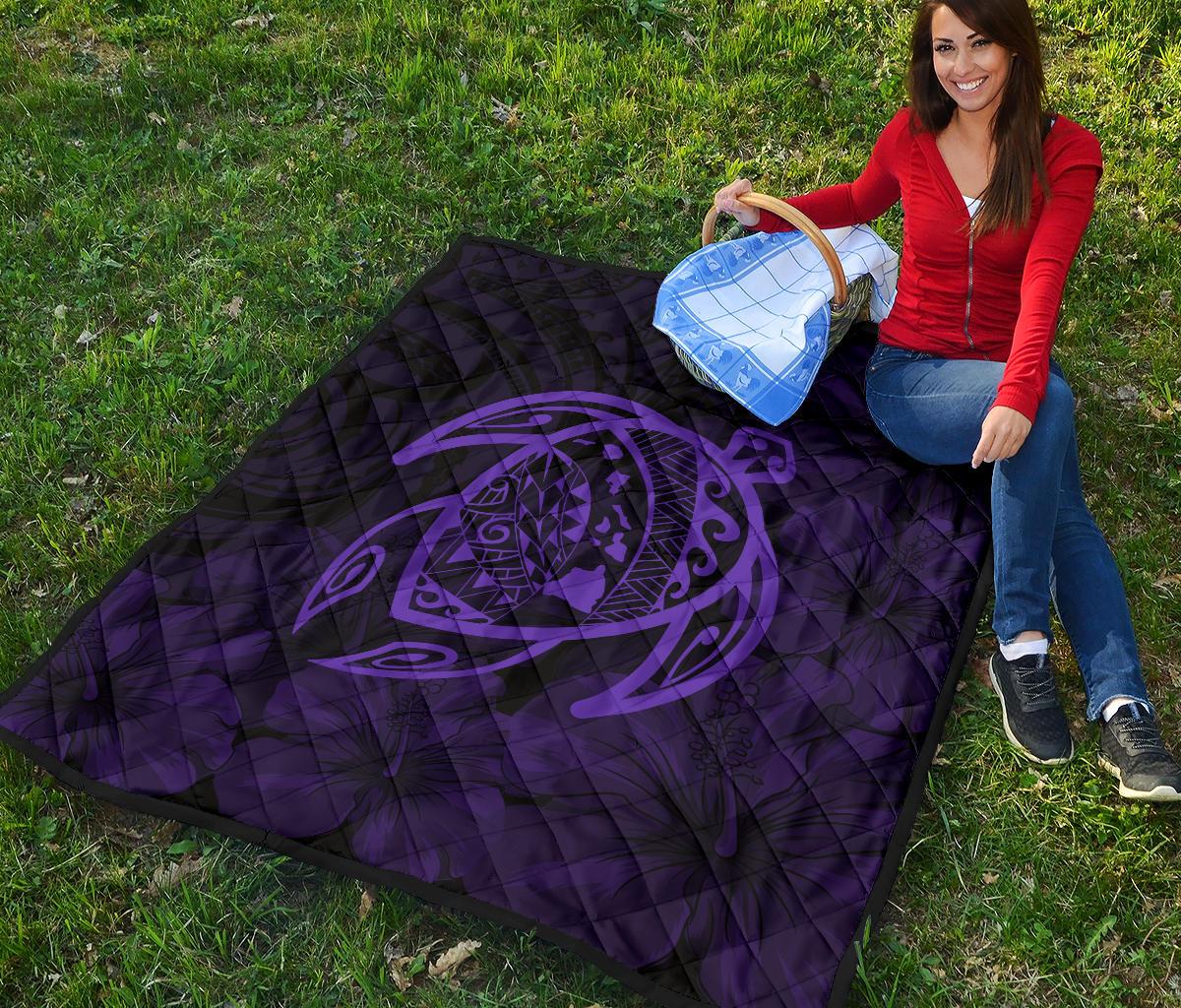 Hawaii Turtle Kanaka Map Hibiscus Poly Premium Quilt - Purple - Polynesian Pride