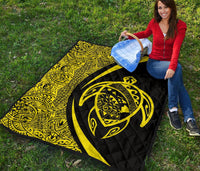 Hawaii Turtle Map Polynesian Premium Quilt - Yellow - Circle Style - Polynesian Pride