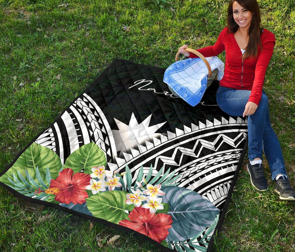 Nauru Premium Quilt - Nauru Coat of Arms & Polynesian Tropical Flowers White - Polynesian Pride