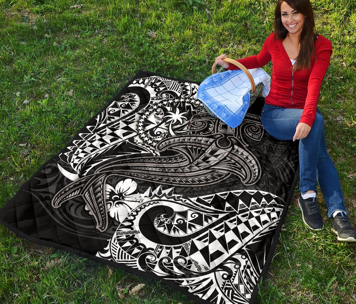 Chuuk Premium Quilt - White Shark Polynesian Tattoo - Polynesian Pride