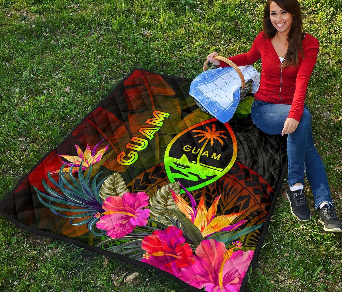 Guam Polynesian Premium Quilt - Hibiscus and Banana Leaves - Polynesian Pride
