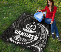 Vanuatu Polynesian Premium Quilt - White Tribal Wave - Polynesian Pride
