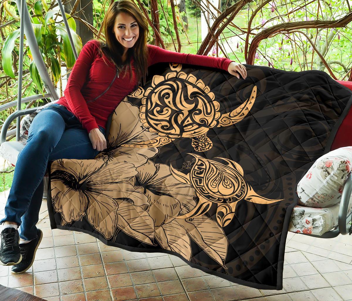 Hawaii Turtle Premium Quilt Polynesian Hibiscus Art Gold AH - Polynesian Pride