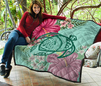 Hawaii Turtle Hibiscus Plumeria Premium Quilt - Hug Style - Polynesian Pride