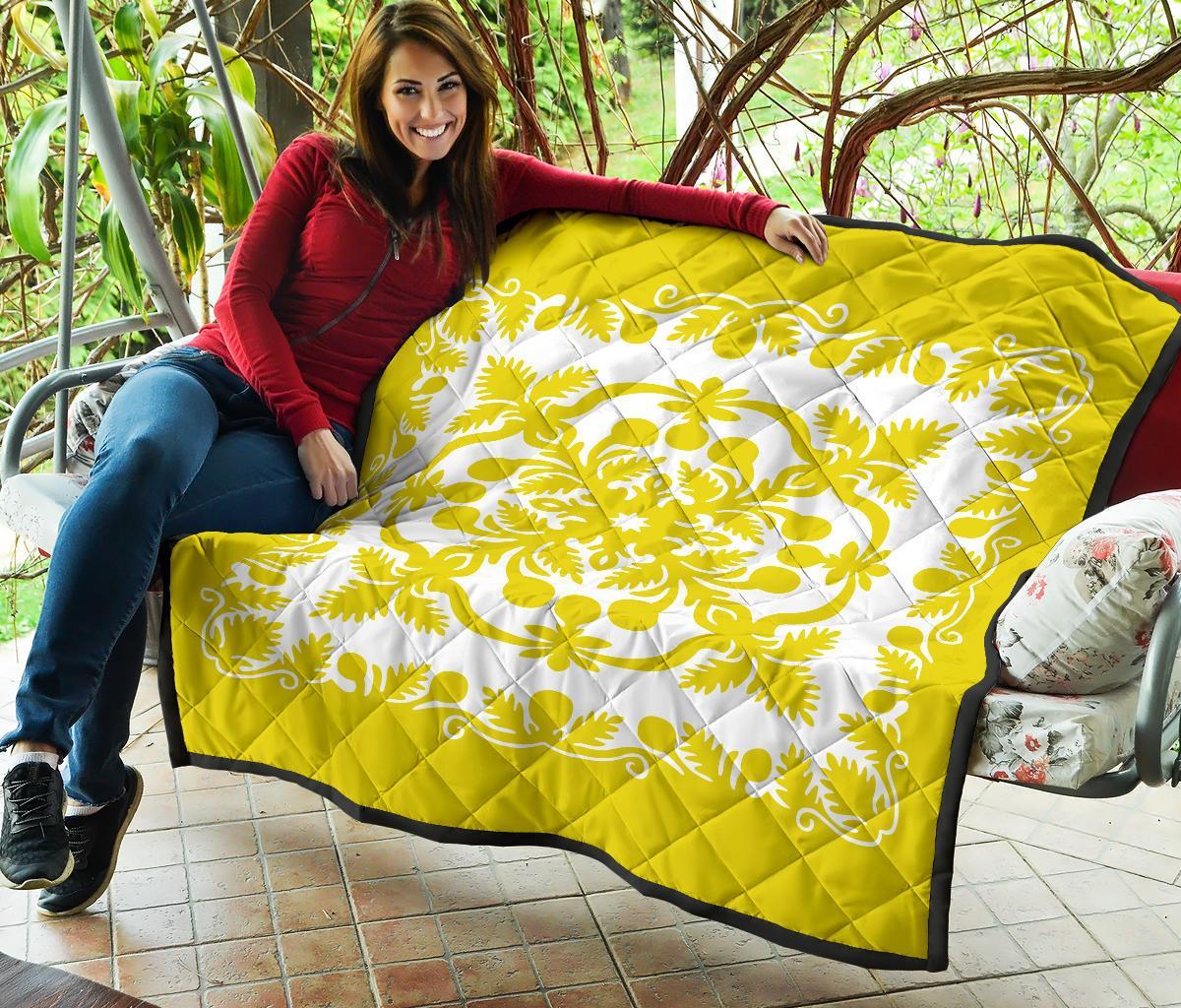 Hawaiian Premium Quilt Royal Pattern - Yellow And White - Polynesian Pride