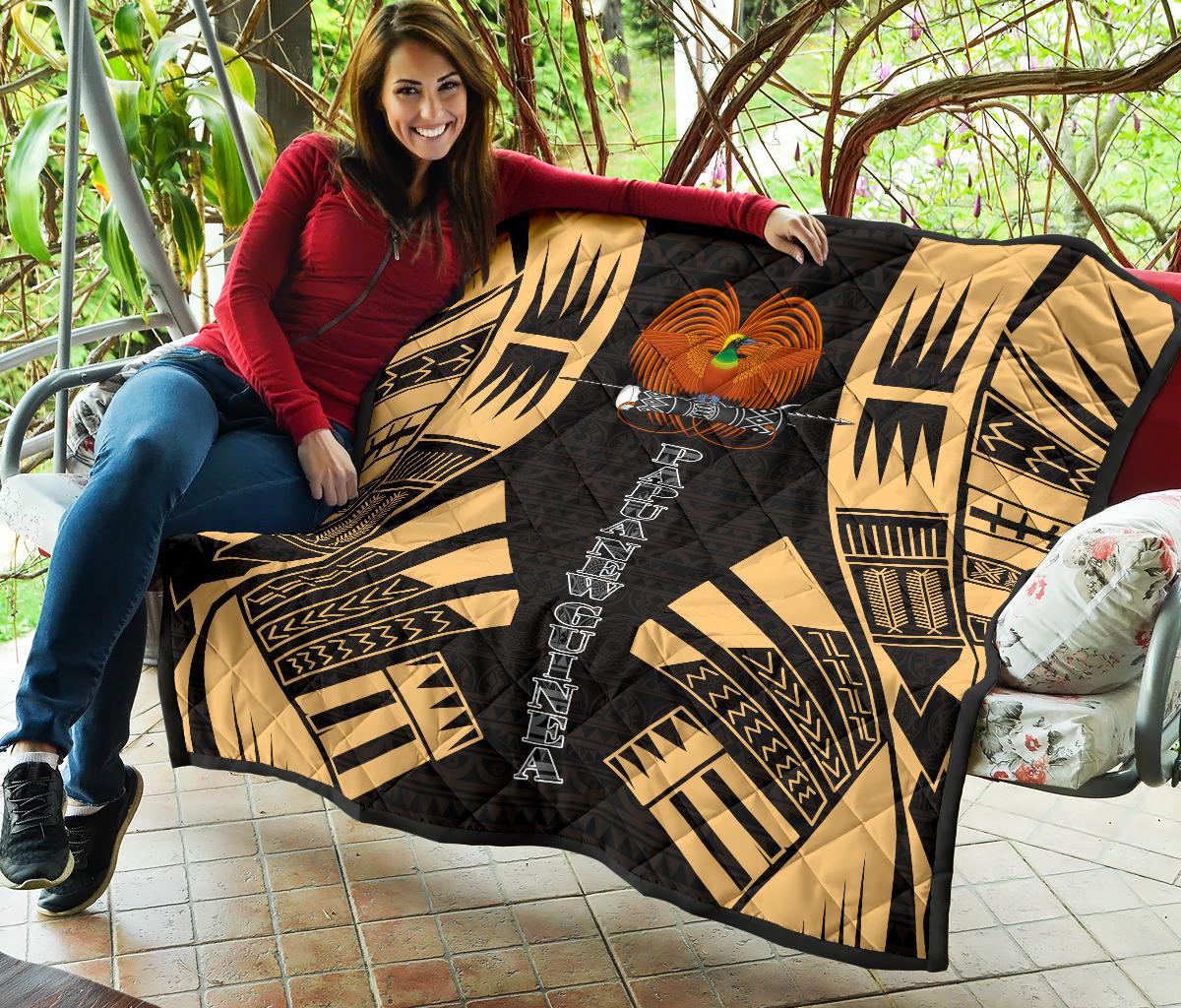 Papua New Guinea Premium Quilt - Papua New Guinea Coat Of Arsms Polynesian Gold Tattoo - Polynesian Pride