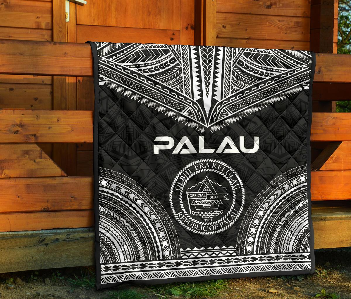 Palau Premium Quilt - Palau Seal Polynesian Chief Black Version - Polynesian Pride